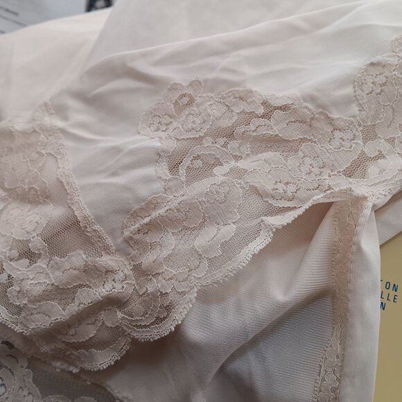 Vintage Women's Medium White Half Slip Lace Hem 1970's Ivory-Cream Goth Skirt - Picture 5 of 5